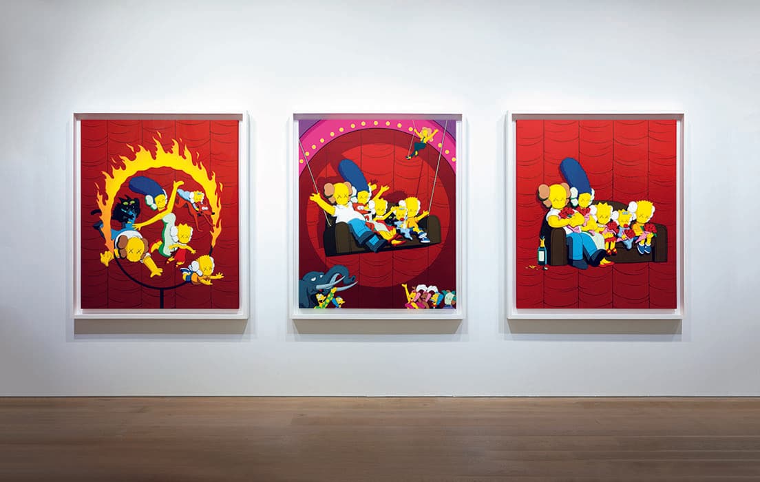 《無題（キンプソンズ）》UNTITLED / KIMPSONS （2004）。初期の代表作《キンプソンズ》はシリーズとして2001年から05年までの間に数多く制作された。01年の個展で初披露した《パッケージペインティング》の中にもキンプソンズ作品は多く見られ、NIGO®自身が描かれた所有作品も本展では見ることができる。