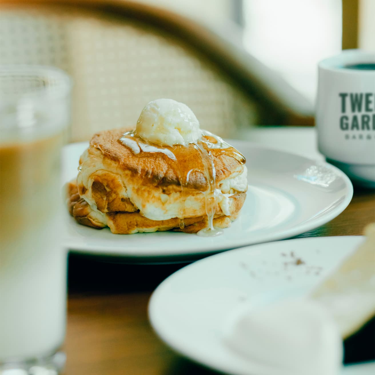 カフェタイムはパンケーキをはじめ、どこか懐かしさを感じるデザートが揃う。