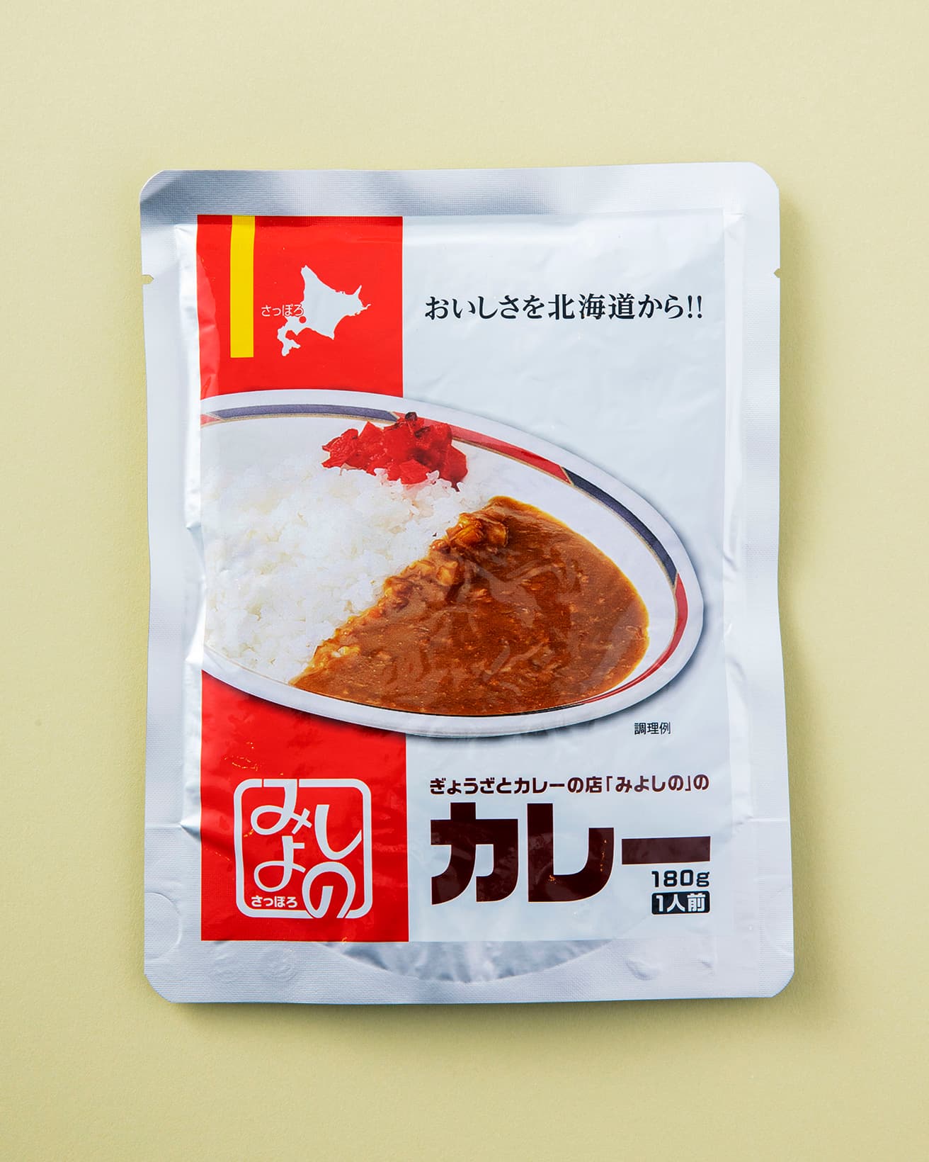 《みよしのレトルトカレー》180g 378円。〈北海道どさんこプラザ 有楽町店〉東京都千代田区有楽町2-10-1 東京交通会館1F TEL 03 5224 3800。
