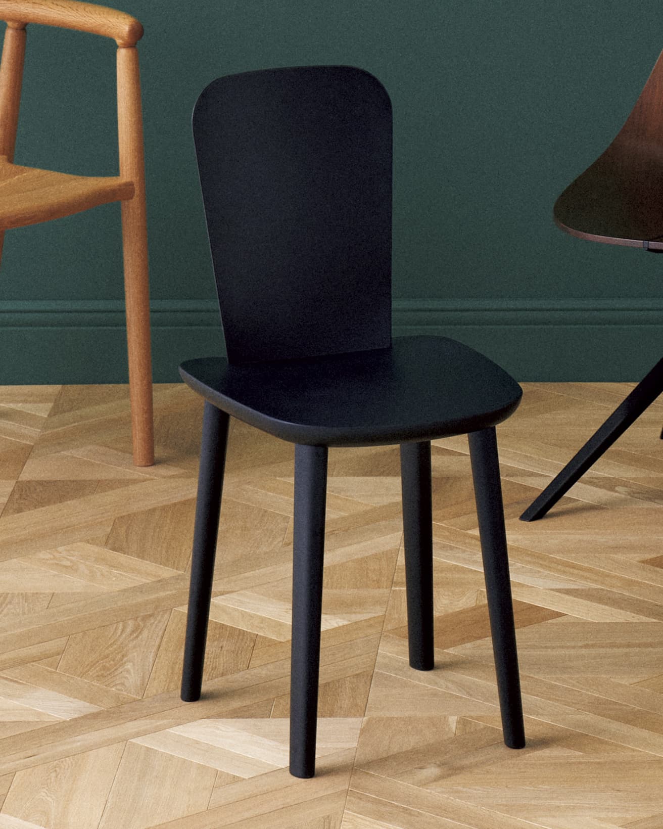 《Shaku Chair》シンプルなデザインながら緻密で精度の高い技術によって製作。85,800円。