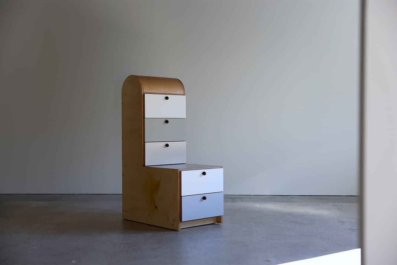 タワー型のキャビネット《Tower Chest》550,000円。