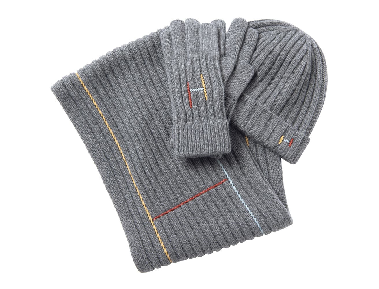 グローブ68,200円、ニットキャップ58,300円、マフラー101,200円。