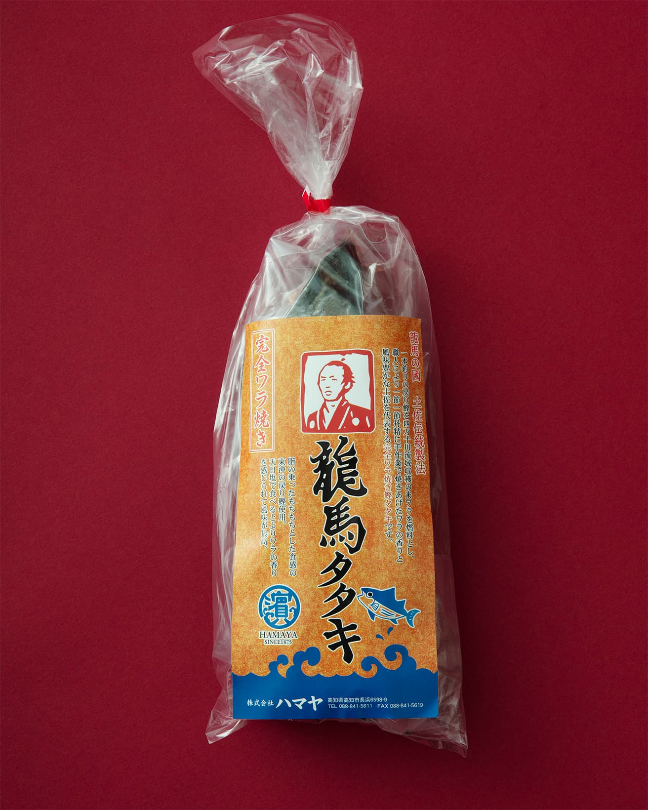 〈ハマヤ〉の《龍馬タタキ》250g 1,680円。要冷凍。タレ15g、天日塩 6gが付く。〈まるごと高知〉東京中央区銀座1-3-13 オーブ プレミア TEL 03 3538 4365。