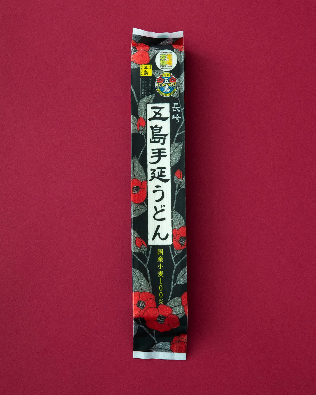 〈長崎五島うどん〉の《五島手延うどん》200g 507円。〈日本橋長崎館〉東京都中央区日本橋2-1-3 アーバンネット日本橋二丁目ビル1F TEL 03 6262 5352。