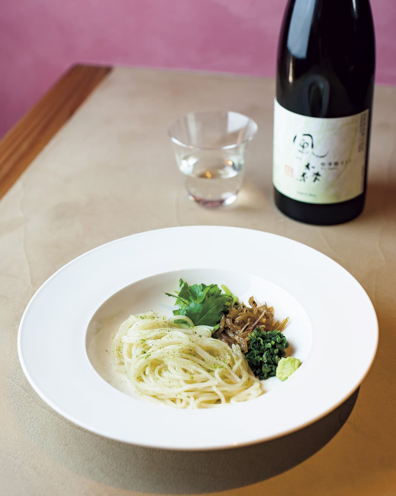 山椒和え麺950円。風の森 秋津穂657 扁平精米700円。