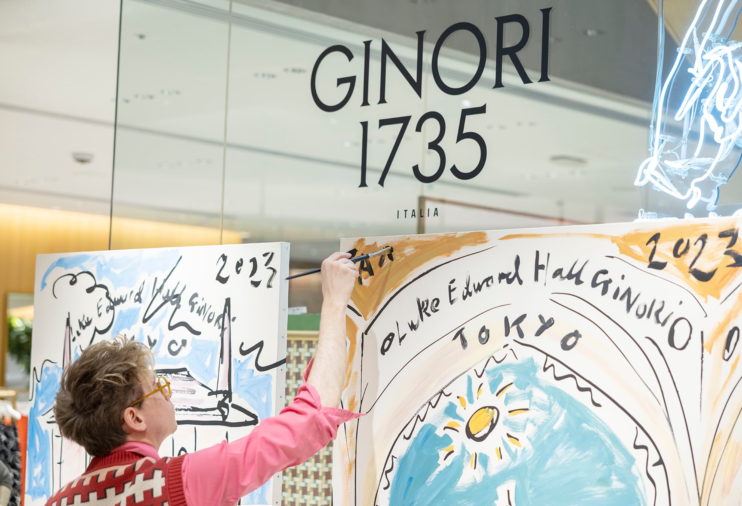 〈GINORI 1735〉のコレクションを手がける、ルーク・エドワード・ホールが初来日。〈日本民藝館〉を訪れました。