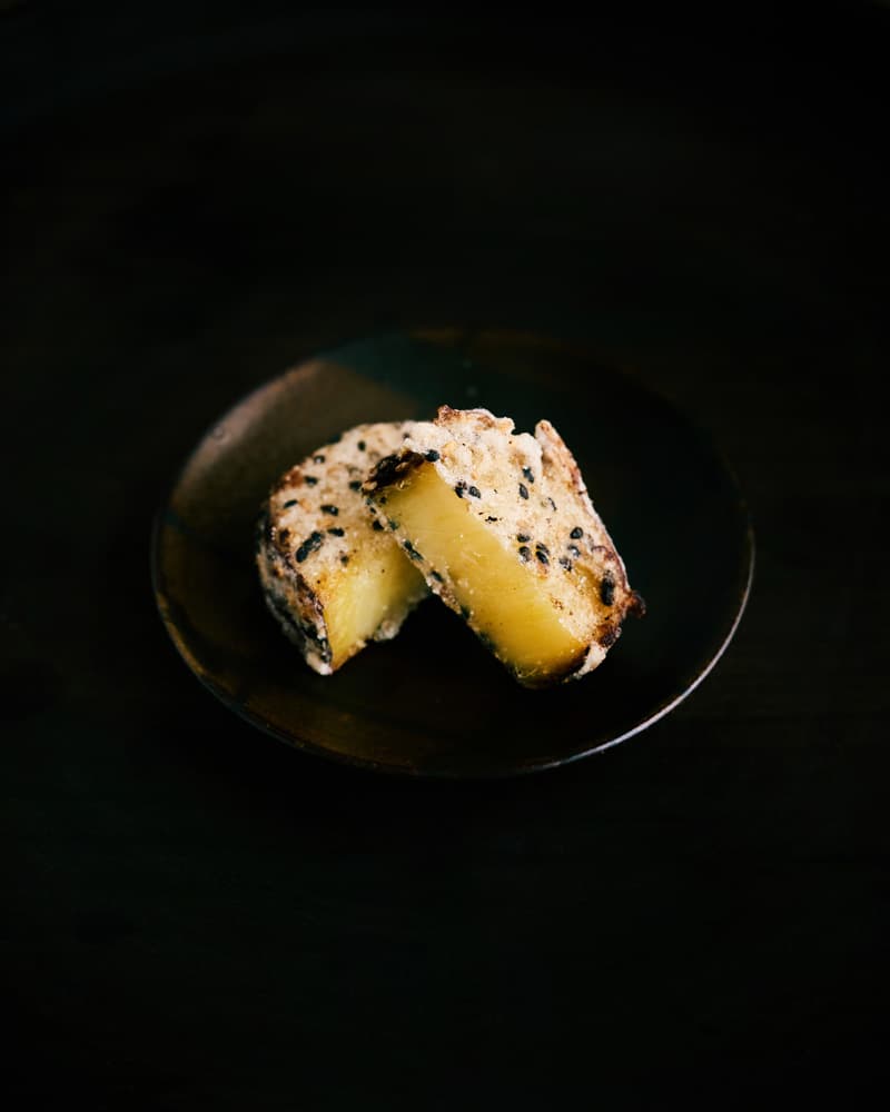 【365日豆皿つまみ】焼きいものごま揚げ｜2月 吉田愛の冬の和つまみ