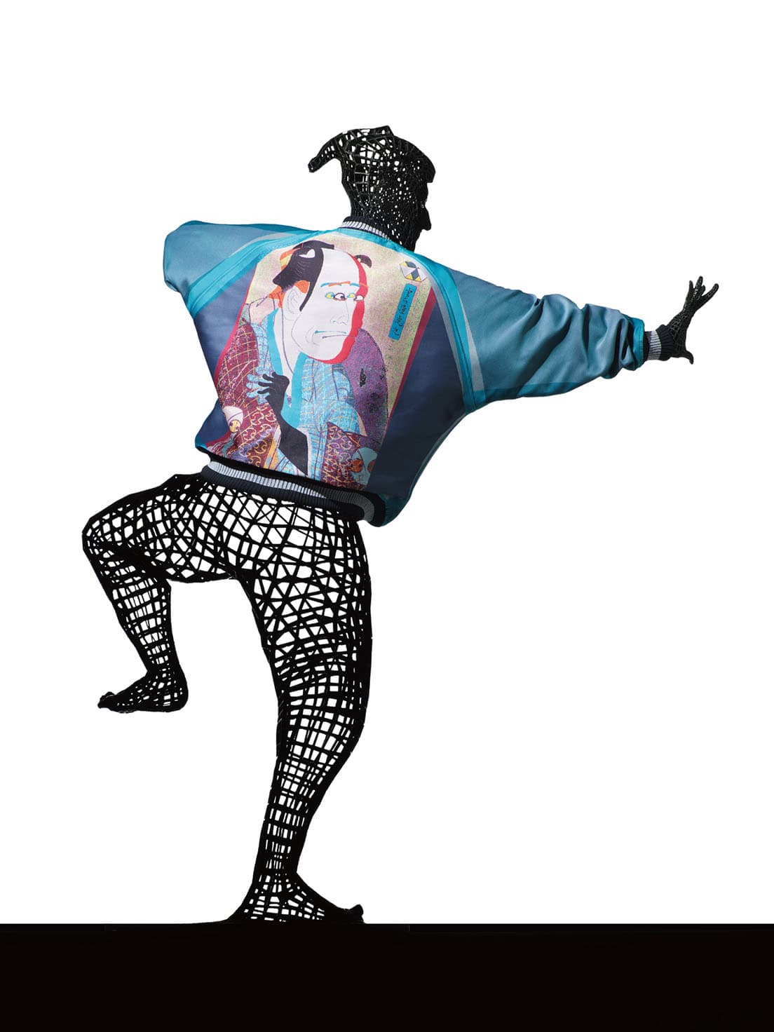 「TADANORI YOKOO ISSEY MIYAKE 2」、柄は「＃ほ」。後ろ身頃いっぱいに写楽の大首絵が織り込まれている。　photo_Hiroshi Iwasaki ©ISSEY MIYAKE INC.