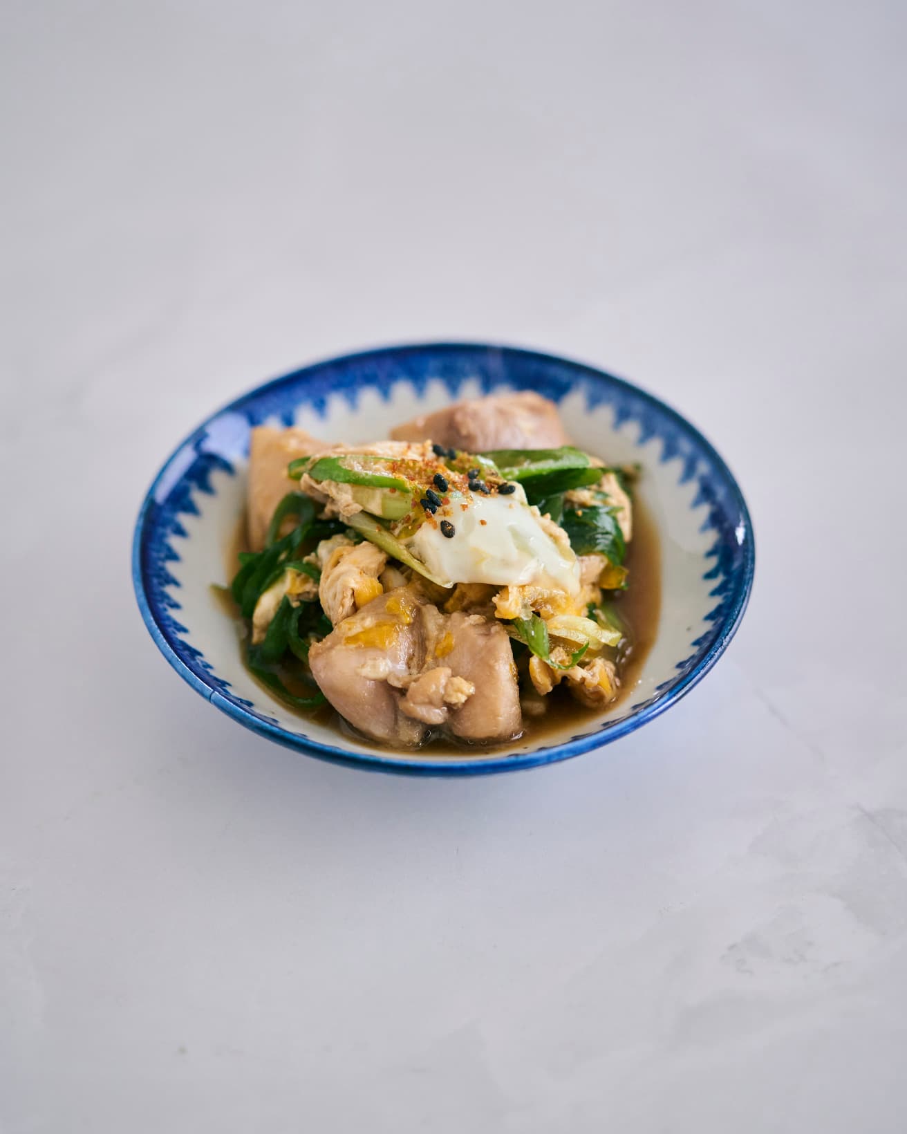 【365日豆皿つまみ】親子煮｜6月 and recipeのたまごつまみ