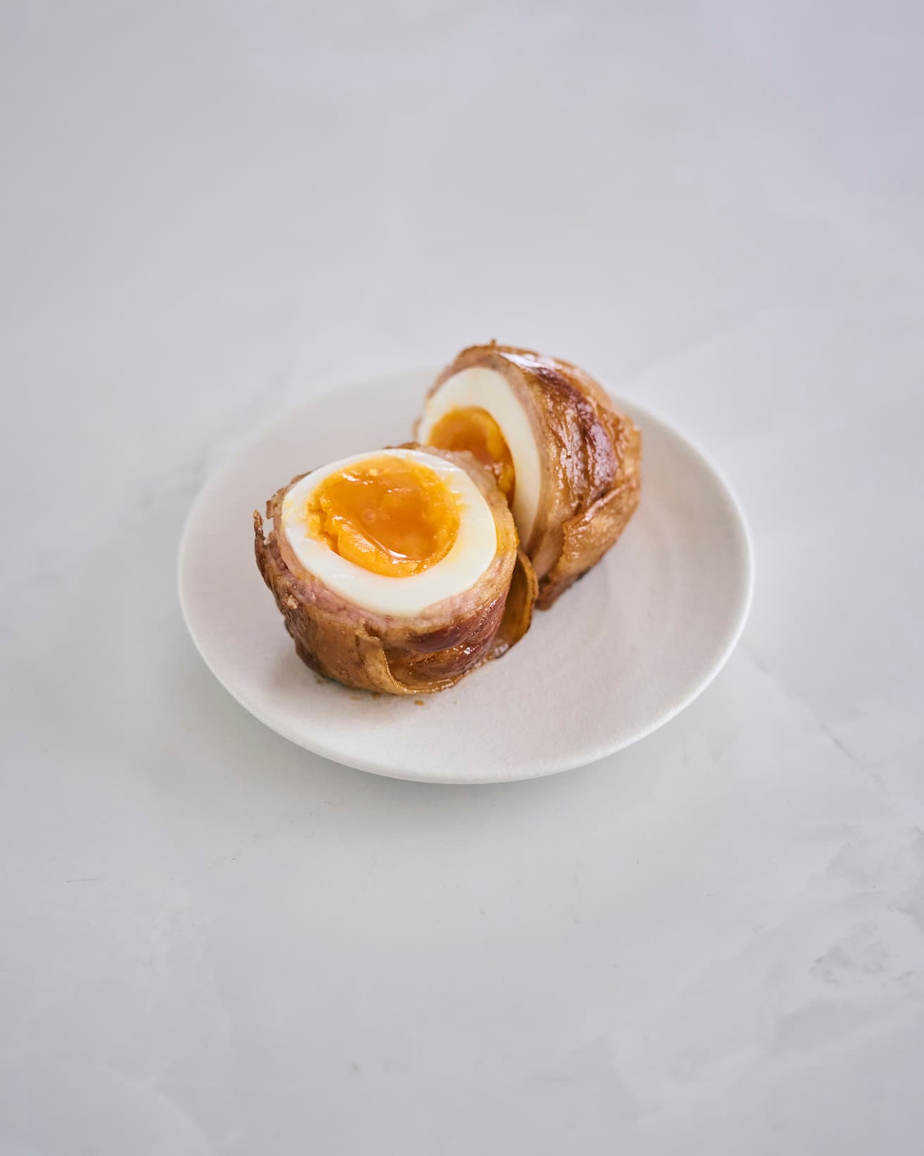 【365日豆皿つまみ】肉巻きたまご｜6月 and recipeのたまごつまみ