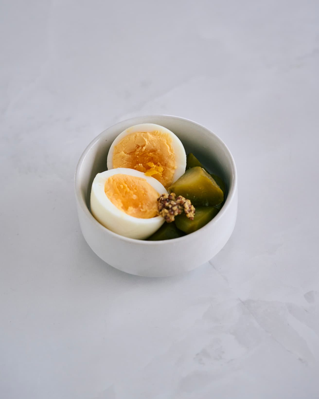 【365日豆皿つまみ】たまごのピクルス｜6月 and recipeのたまごつまみ
