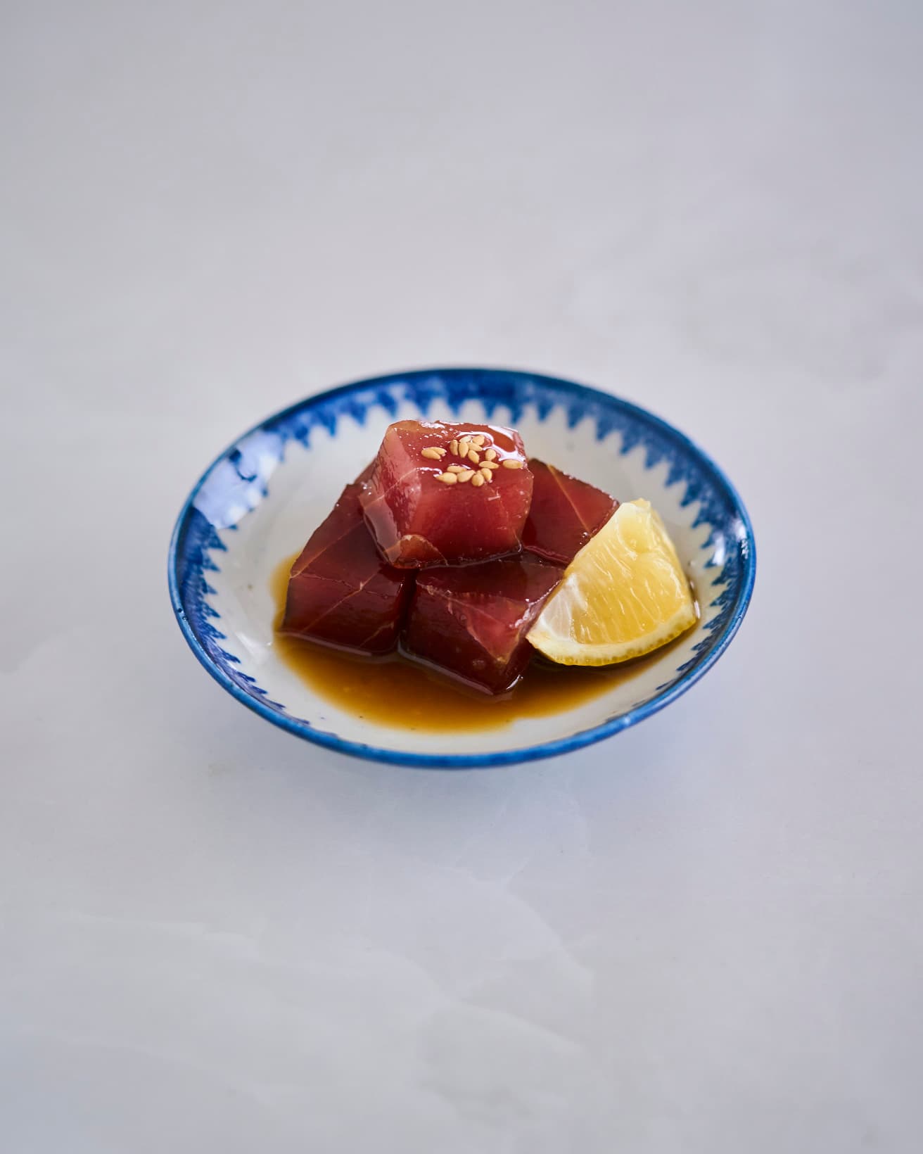 【365日豆皿つまみ】まぐろの黄身醤油和え｜6月 and recipeのたまごつまみ