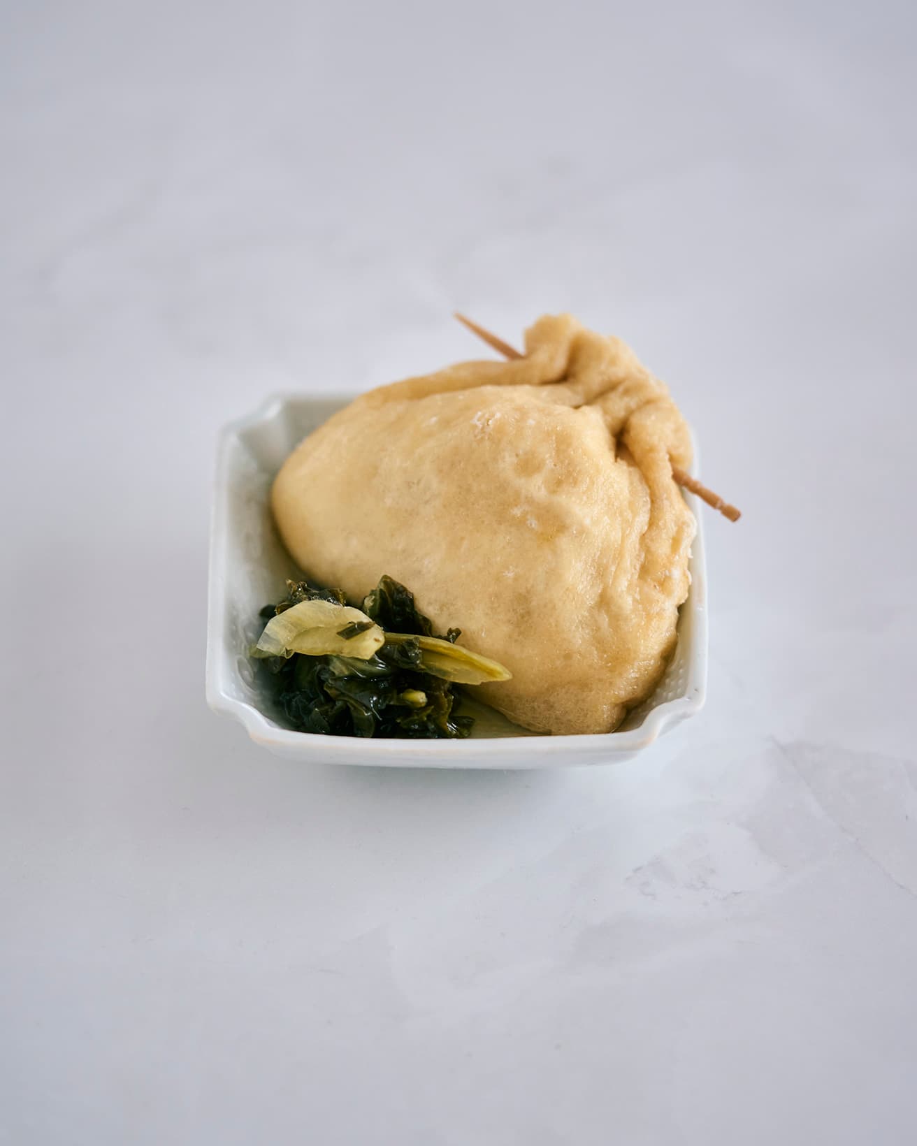 【365日豆皿つまみ】高菜とたまご巾着おでん｜6月 and recipeのたまごつまみ