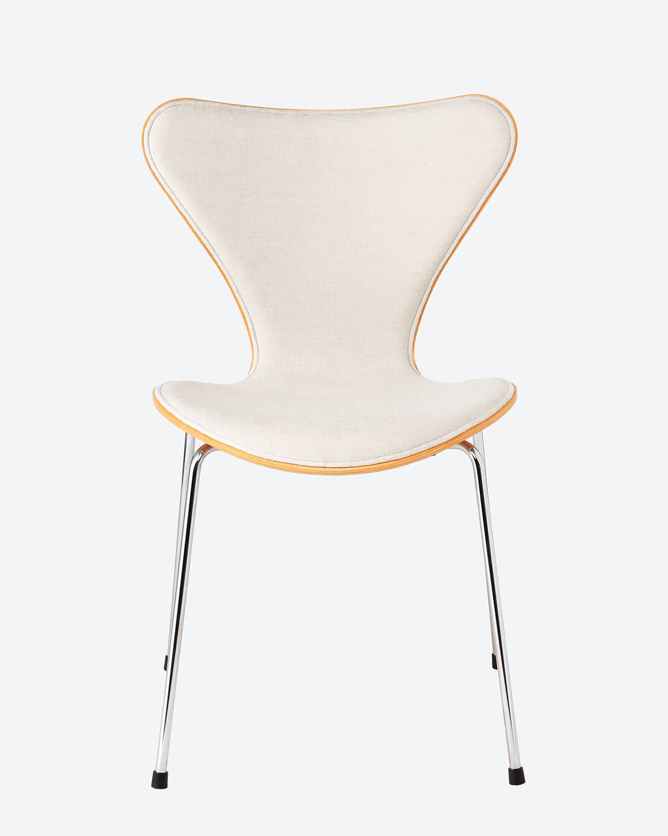 《Seven Chair Limited Edition by AURALEE white gray》156,200円。