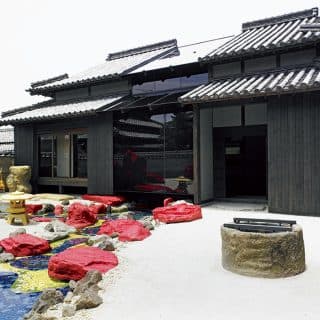 豊島横尾館