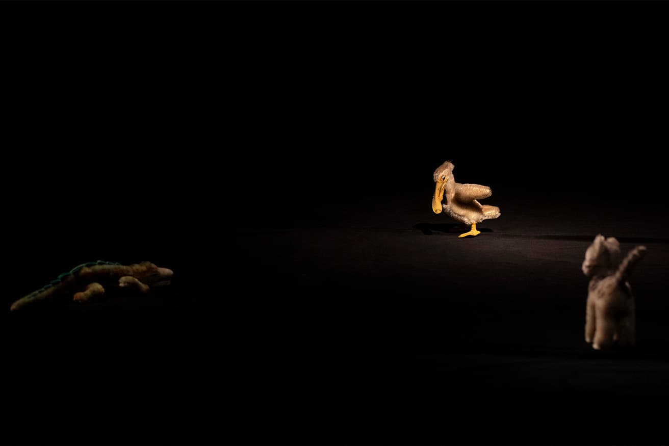 Installation view of the second Silk Room exhibition.‘’When Animals Become Art. Leiko Ikemura at The Feuerle Collection.‘’Crocodile, Plush toy, 6 x 10 x 36 cm, Pelikan Plush toy, 18×9×8 cm, long-legged cat, Plush toy, 17×8×8 cm photo_Wai Kung.Courtesy the artist. (c) Leiko Ikemura and The Feuerle Collection