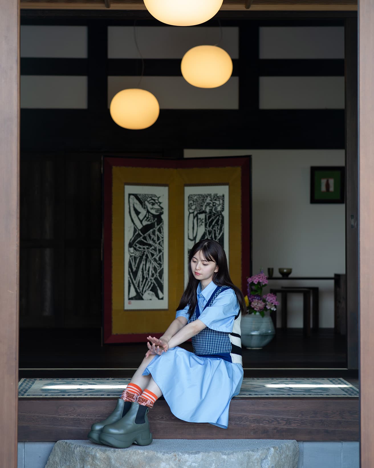 【齋藤飛鳥・本誌未発表カット公開！】民藝、アート、デザインが堪能できる宿〈楽土庵〉。