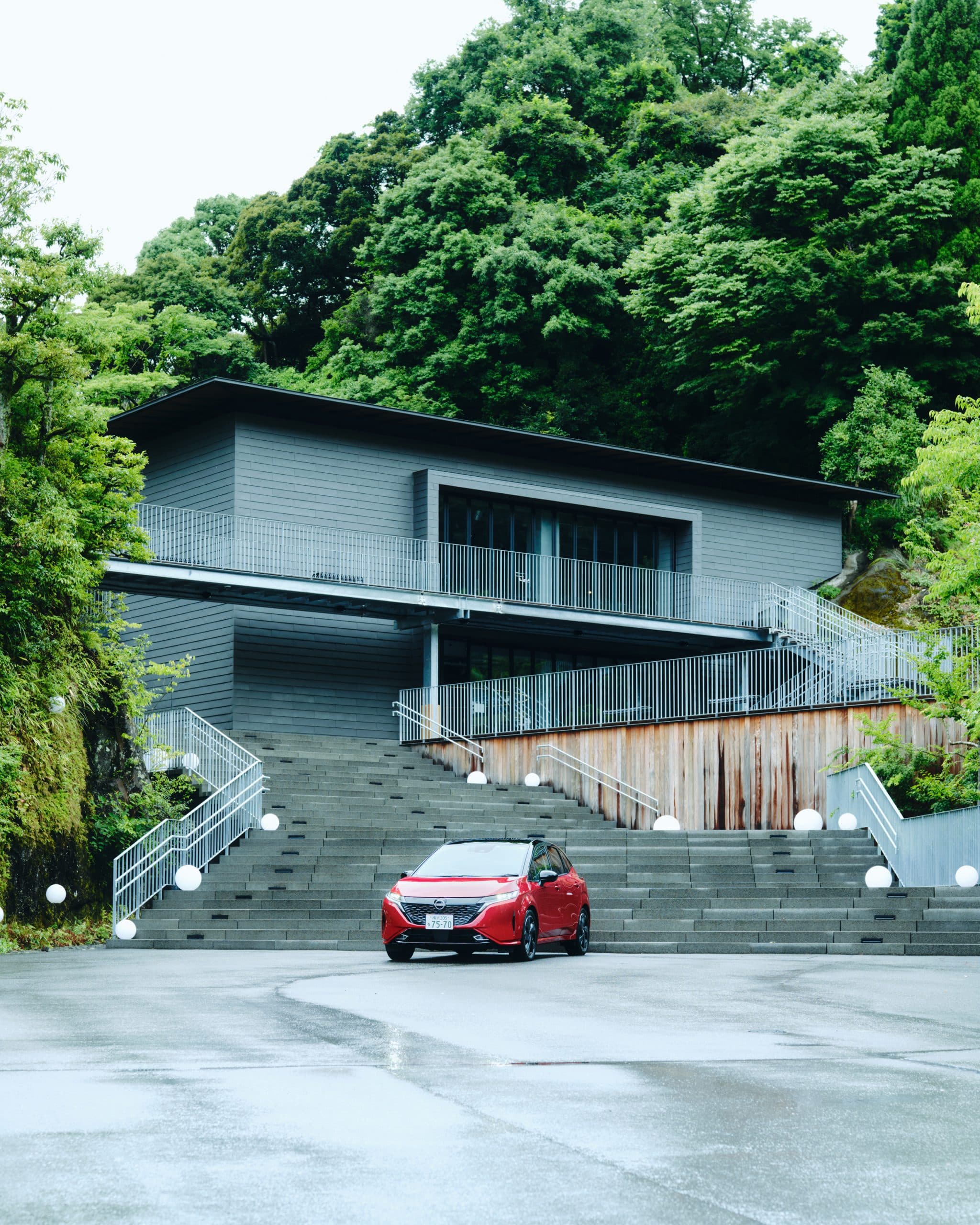 日産《AURA》とともに〈湯河原惣湯〉へ。五感を刺激するワンデイトリップ。