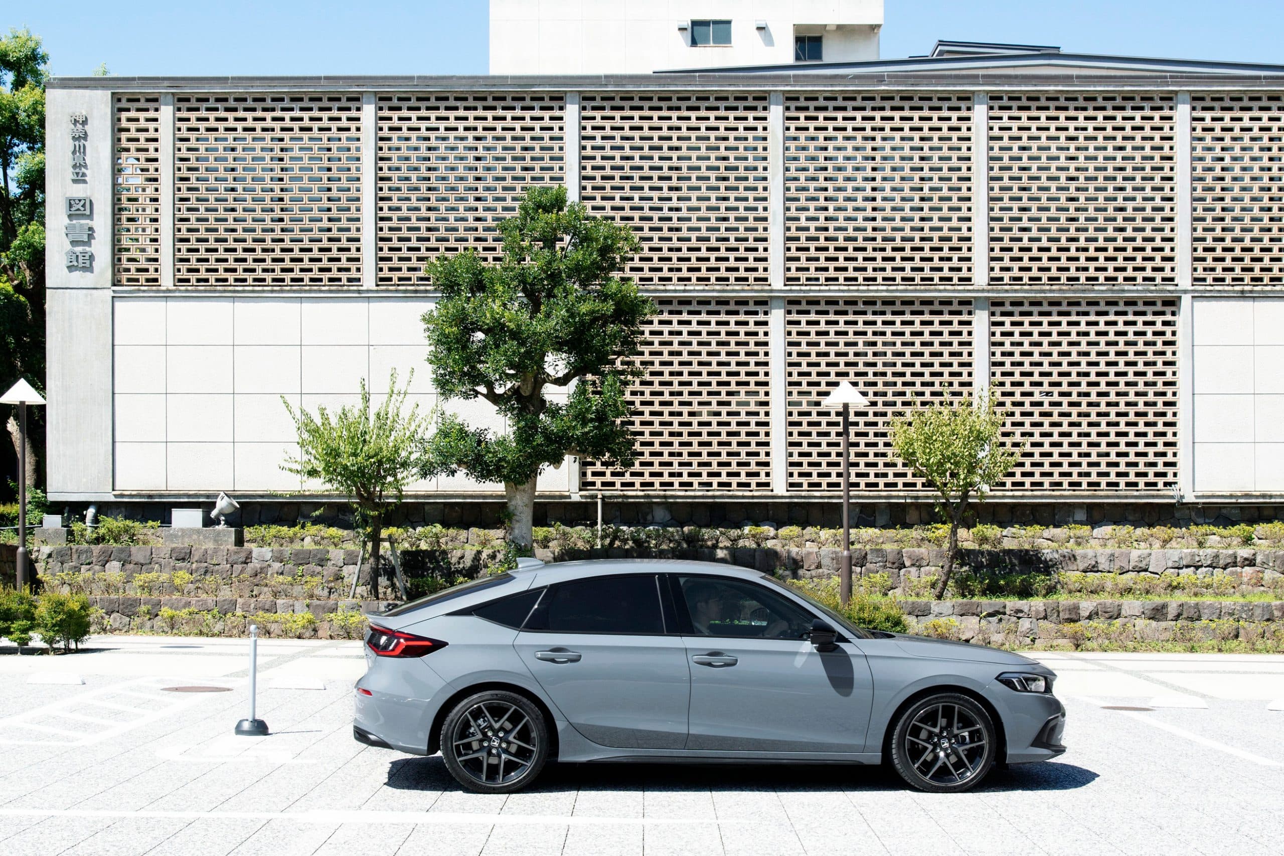 ホンダ新型《CIVIC》と新たな目的地へ。 幅允孝の“心を駆動する”時間。