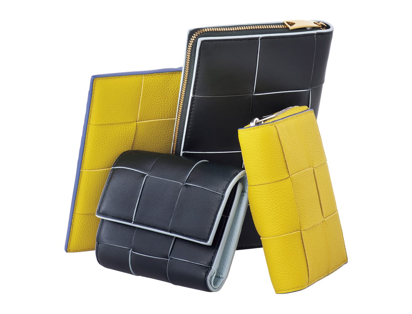 右から／ウォレット110,000円、154,000円、121,000円、カードケース84,700円。