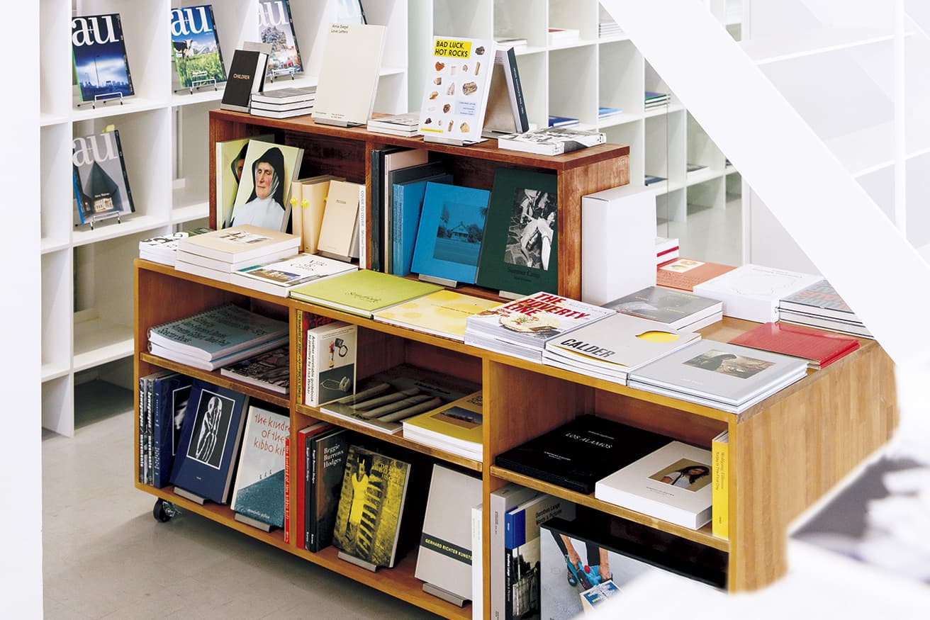 すべての本を建築書と捉え、新たな視点を与える書店が南青山にオープン。