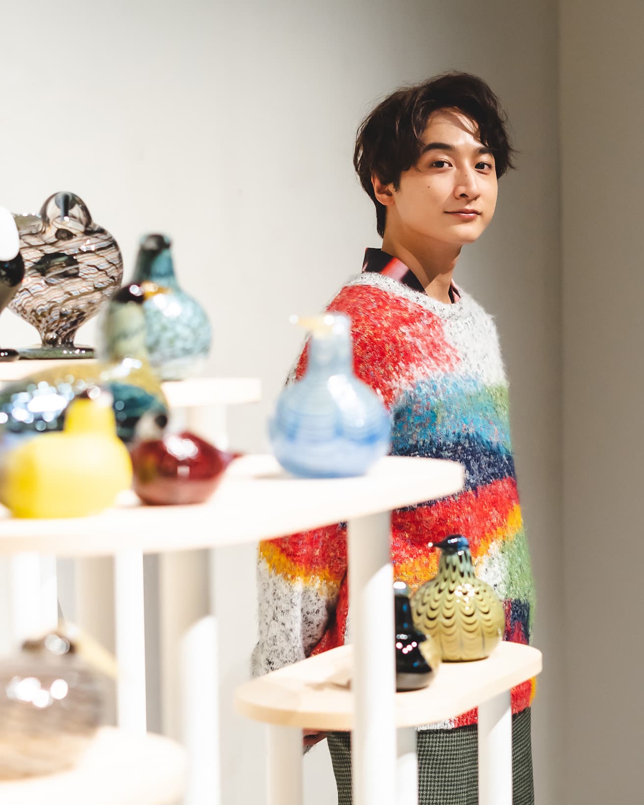 俳優業の傍ら、写真撮影が趣味というクリエイティブな一面もある小関さん。2020年にはイッタラ製品をテーマにした撮影を行い、フォトジェニックな作品を発表するなどイッタラとのゆかりも深い。