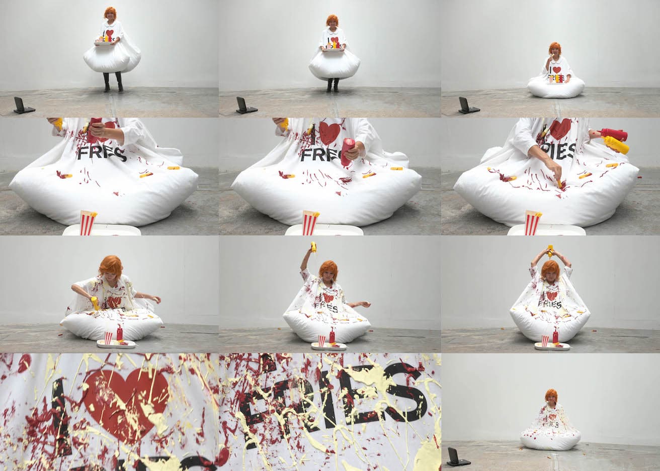 アーティストPZTODAYの書籍『FRIES BOOK』。税込7,700円。15時〜16時には5階でパフォーマンスも。
