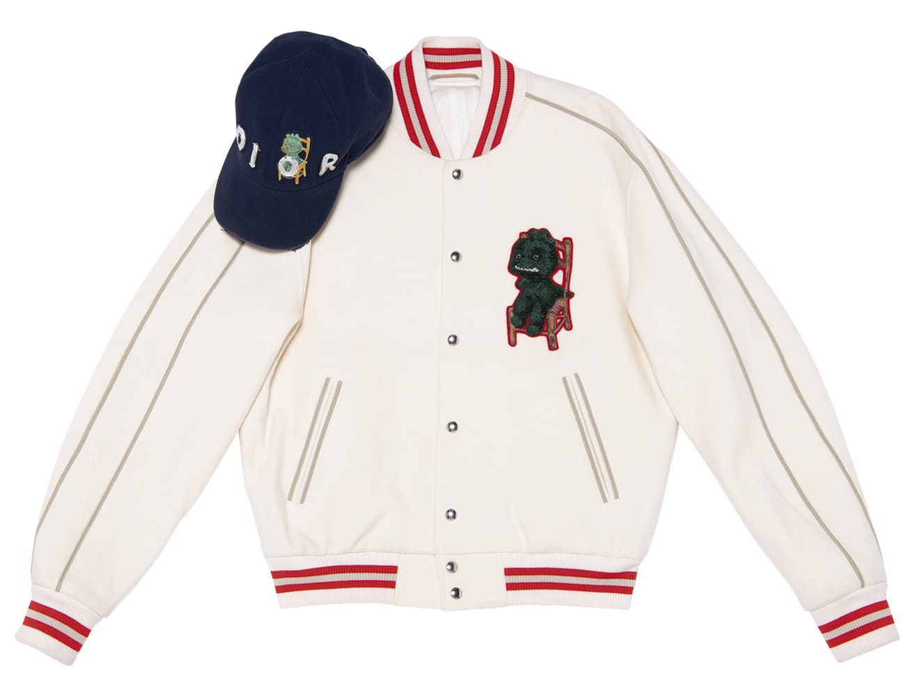 ブルゾン440,000円、キャップ115,000円。
