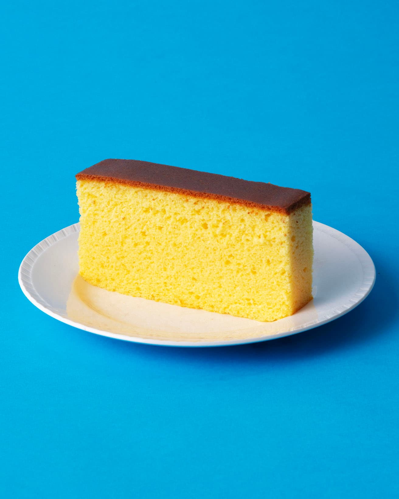 好きな厚さにカットして、目で、舌で堪能したい。お店のおすすめは2.8cm。