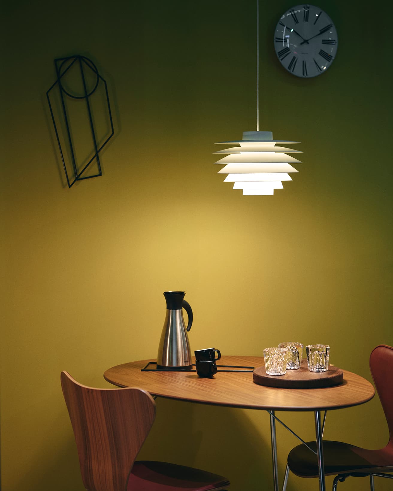 上／LYFA《VERONA 320》192,500円。