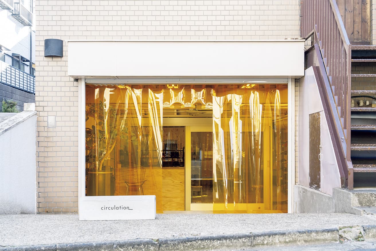 内装はこれまでもエンダースキーマの店舗を手がけたDDAA・元木大輔が担当。