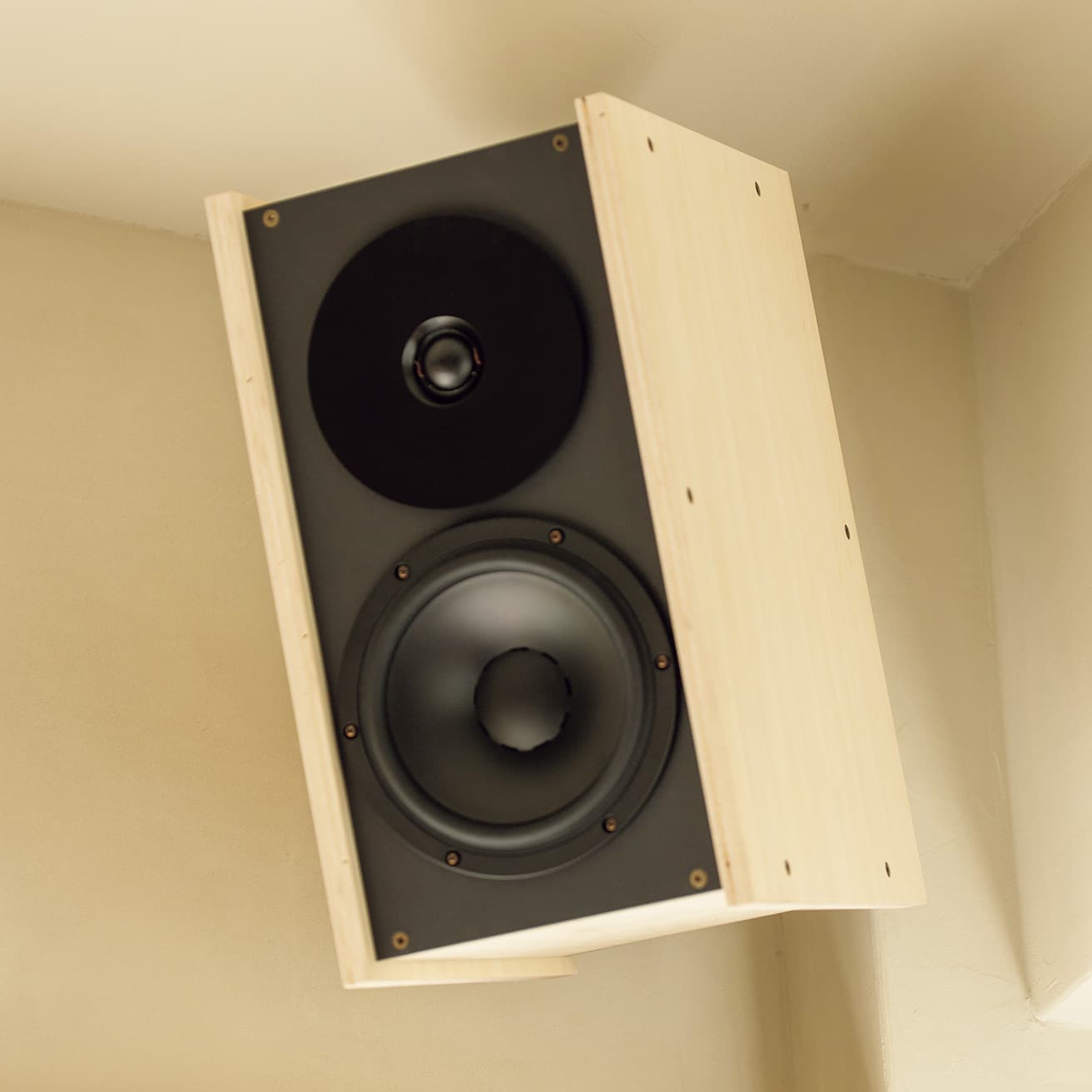 Dynaudio×石巻工房のスピーカー。