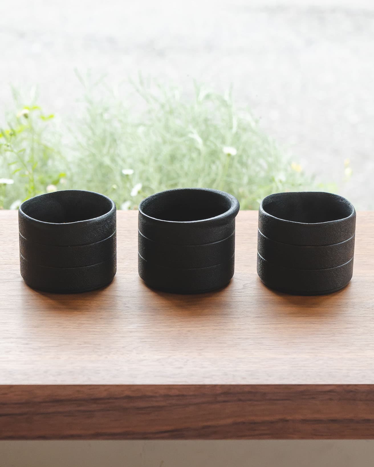漆芸家・大坪直哉×〈townsfolk coffee〉によるコーヒーカップ（試作）。