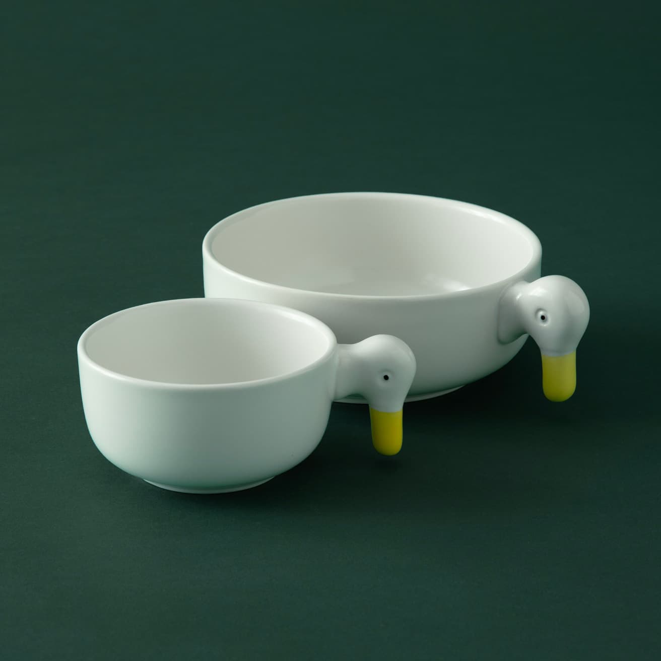 アヒルの形をした、ボウル型の食器