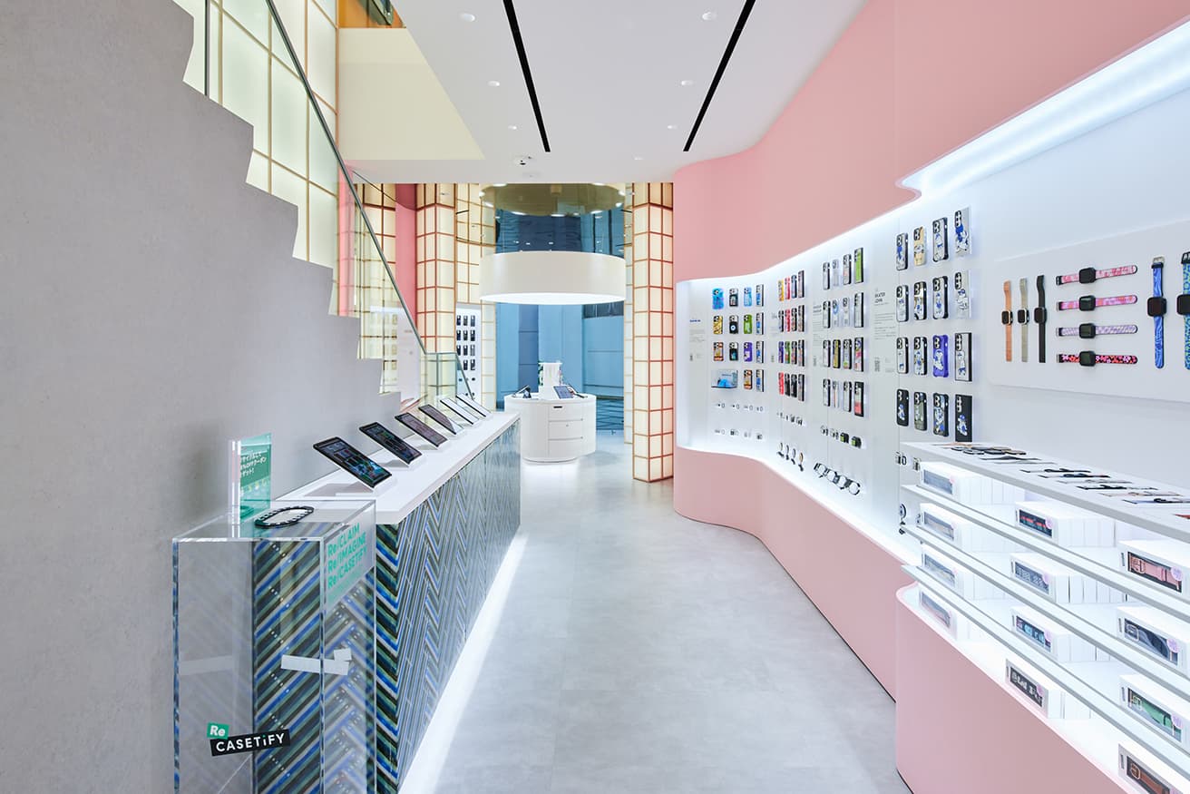 〈CASETiFY OSAKA〉のエントランス。