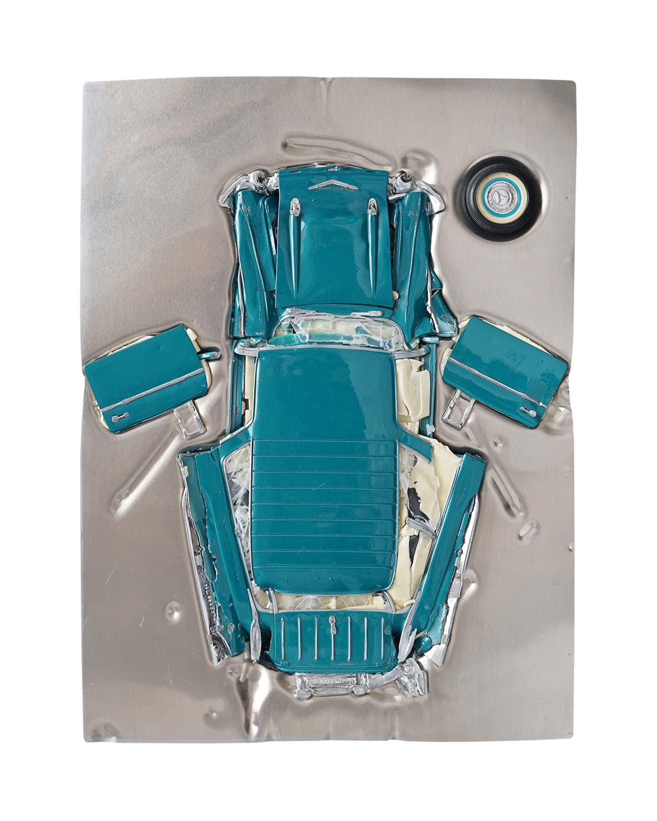 《CAR CRASH》1/24スケール、132,000円。