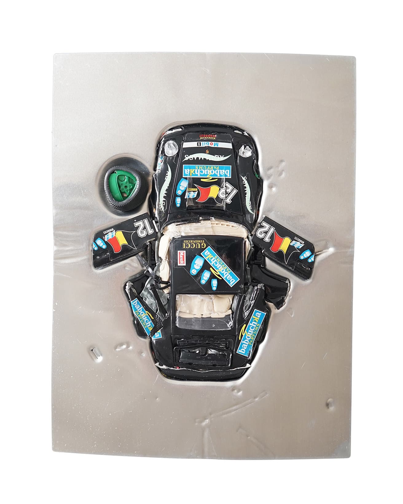 《CAR CRASH》1/24スケール、132,000円。