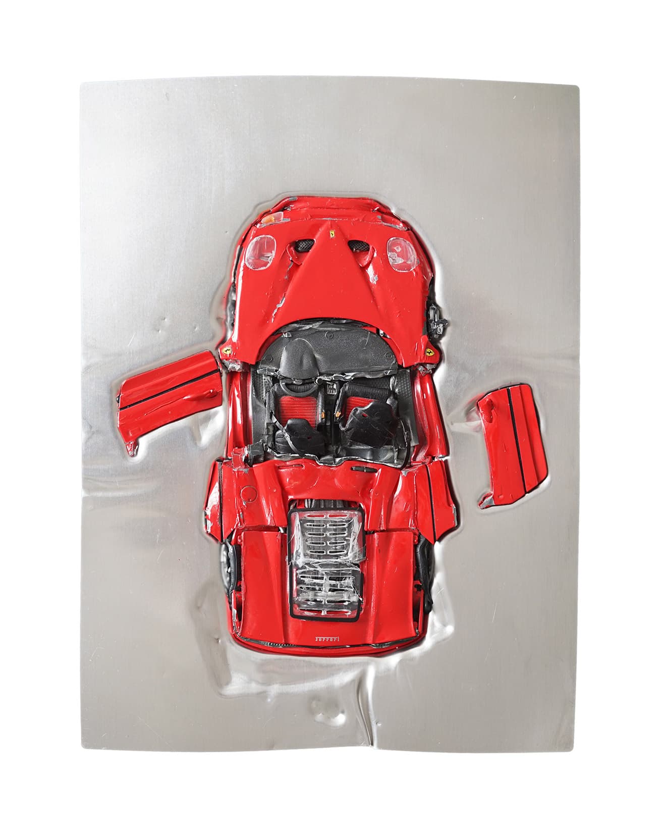 《CAR CRASH》1/24スケール、132,000円。
