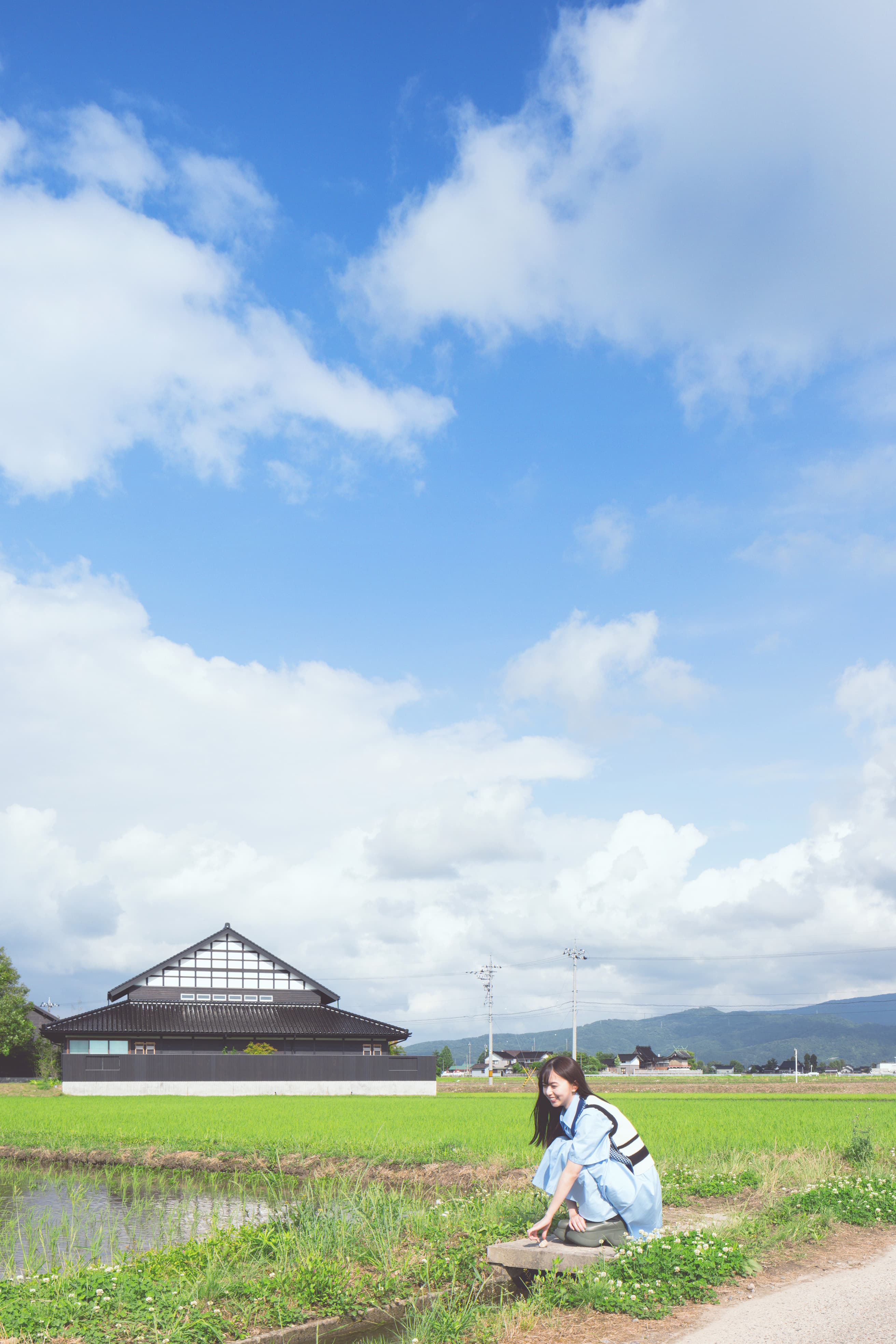 【齋藤飛鳥・本誌未発表カット公開！】民藝、アート、デザインが堪能できる宿〈楽土庵〉。