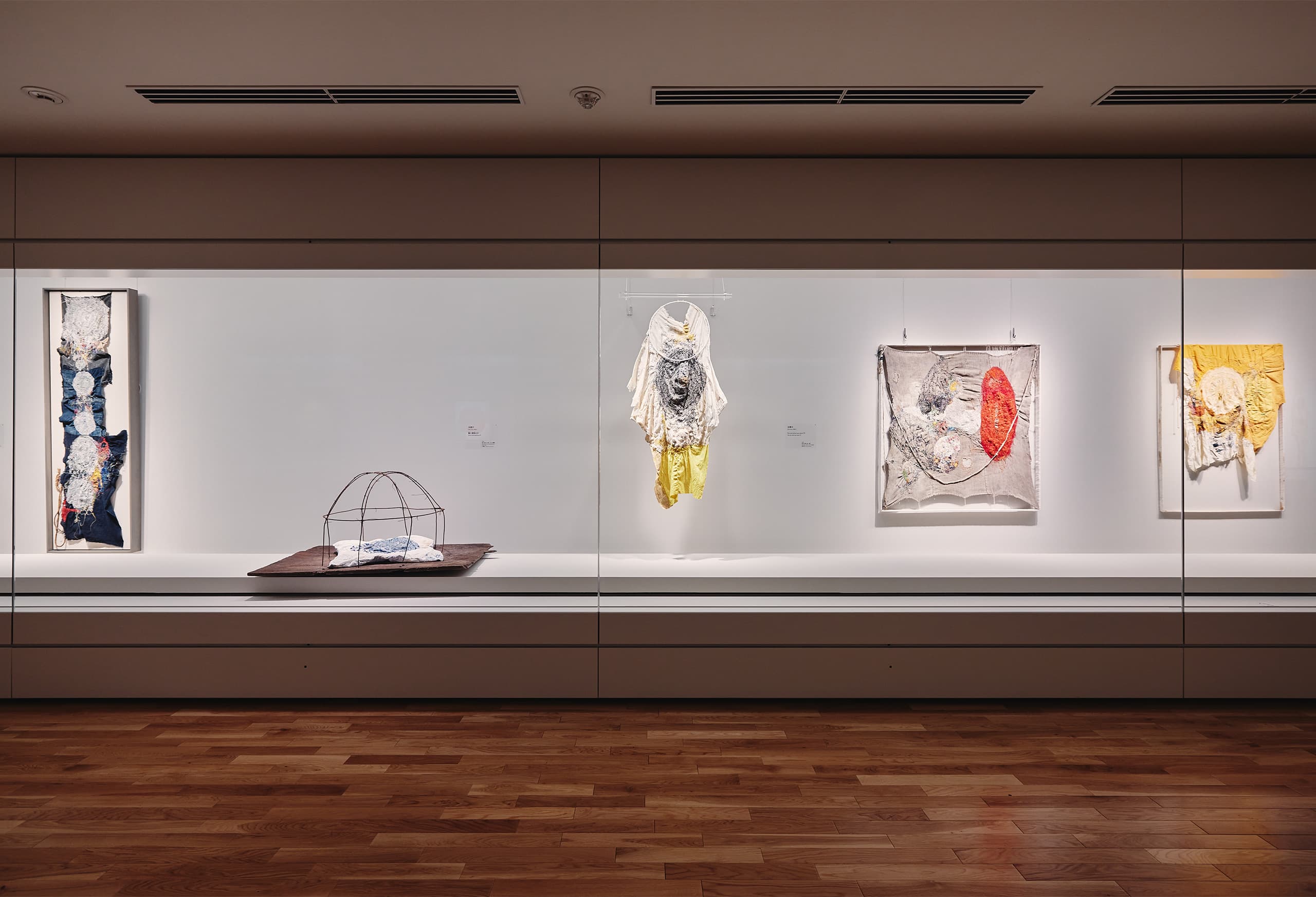 若手の注目作家も。『心象工芸展』が表す新たな視点とは？ 金沢の〈国立工芸館〉にて。