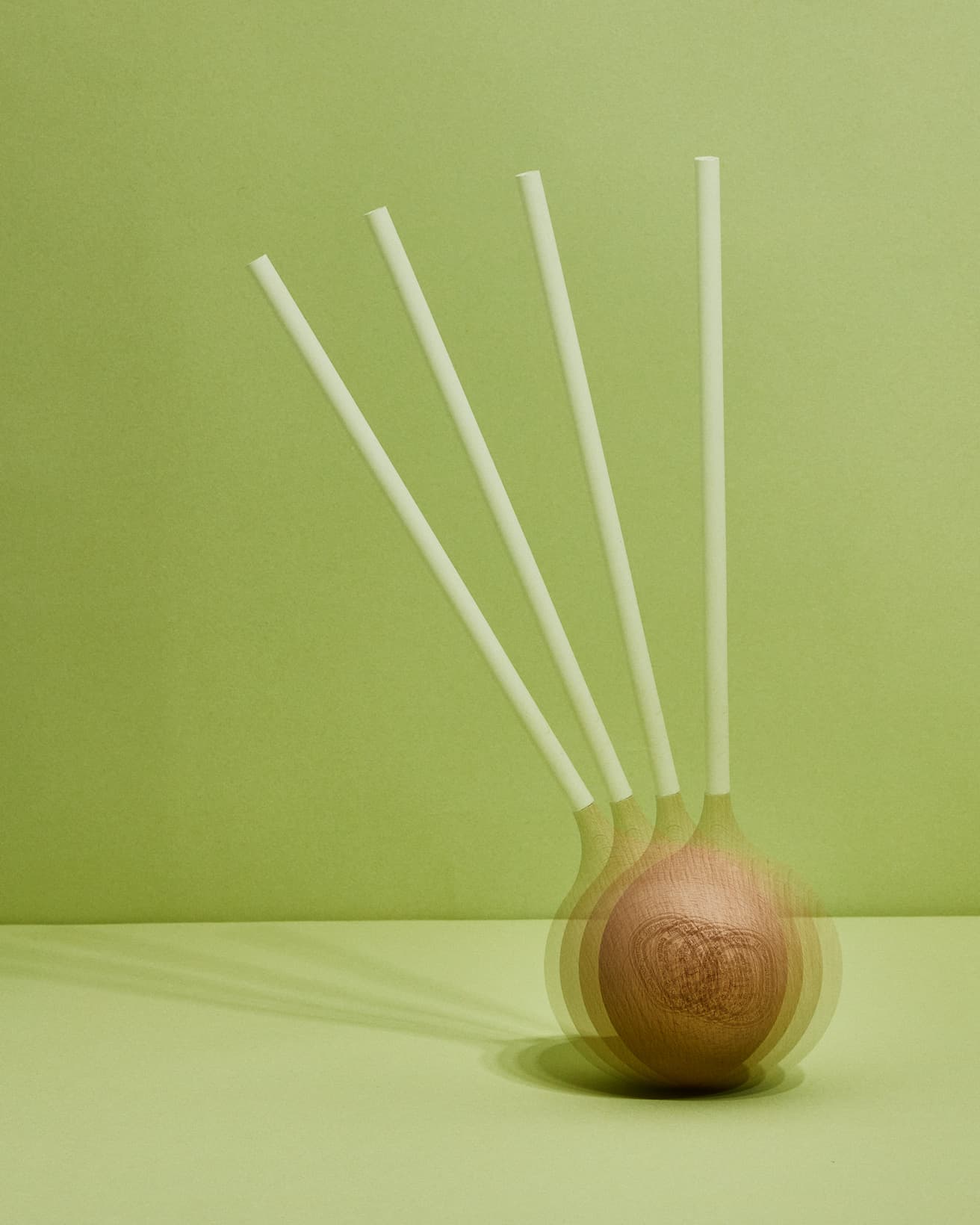 左右にゆらゆら揺れる姿にじっと見入ってしまう。