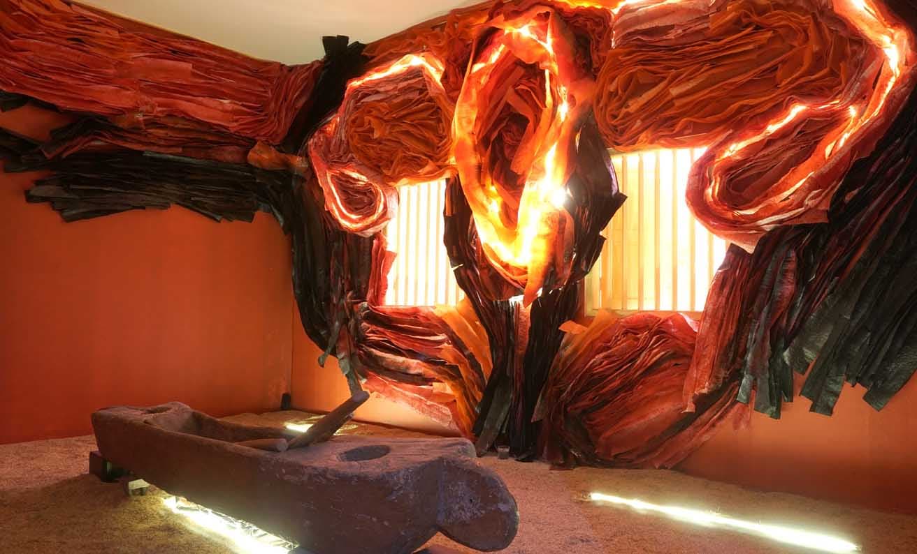 「Medium(s)」展に参加するモニカ・ハプサリ《Garbha (series)》2023年（参考作品）。Photo: Biennale Jogja Documatation