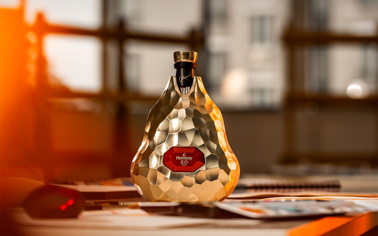《ヘネシー X.O by ジャン=ミシェル・オトニエル リミテッドエディション（限定ギフトボックス）》700ml  31,240円。