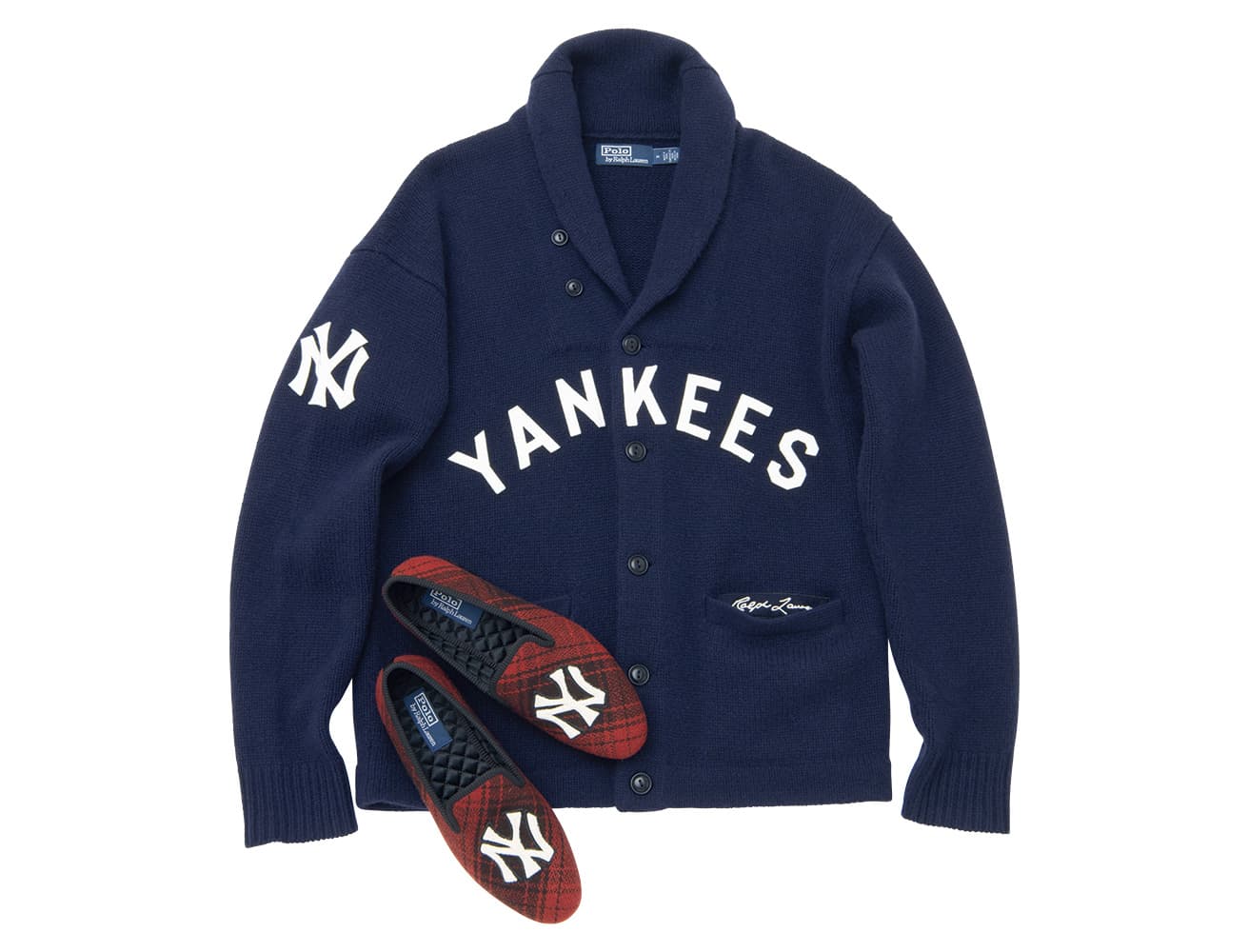 カーディガン82,500円、シューズ52,800円。TM/(c) 2024MLB