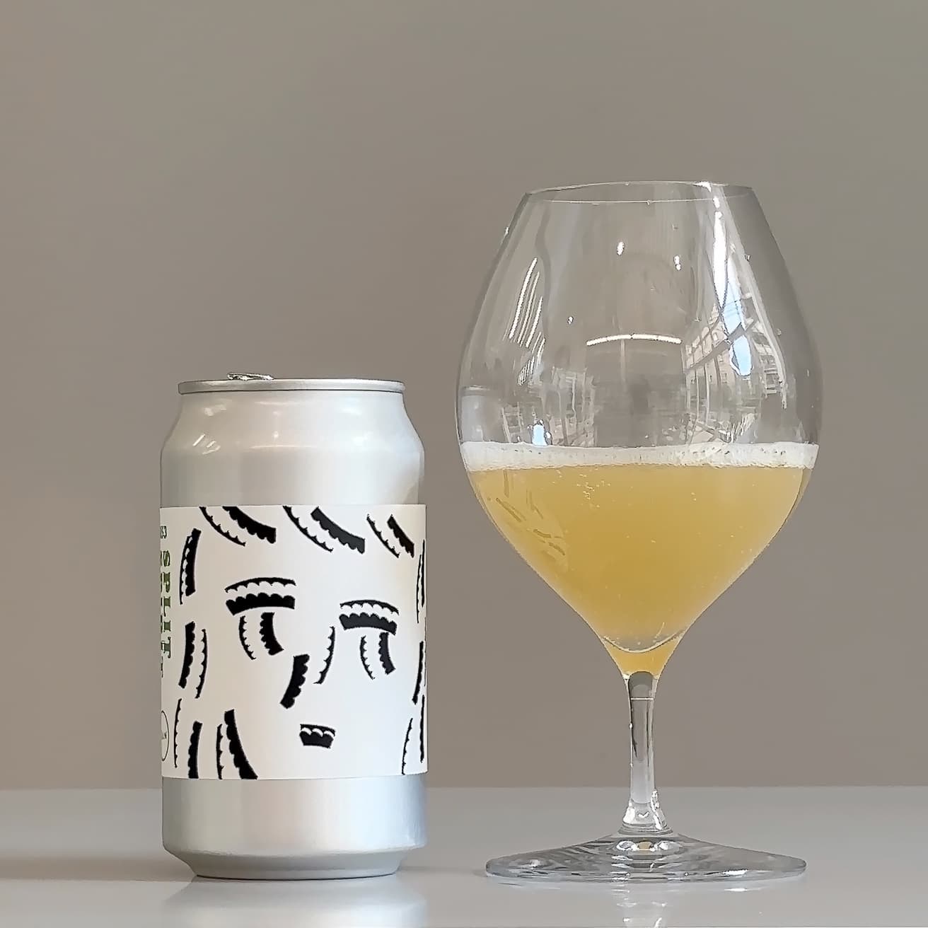 アソートパックより、キュウリとミントをキー素材にした《SPLIT SPIRIT》。“蒸留酒を割って”というネーミングの通り、カクテルの割り材として活用できるだけでなく、料理とともに楽しむノンアルドリンクとしても優秀。ディルとグリーンペッパーの香味、グレープフルーツの穏やかな苦味を合わせて清涼な飲み口に。＊アソートパックの内容は変更する場合あり。