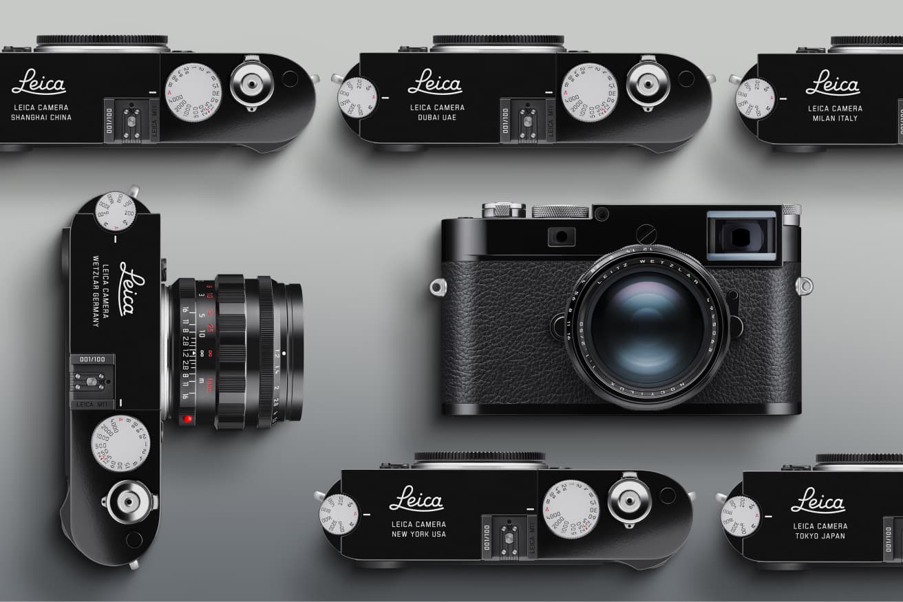 《ライカM11》の特別記念モデルとして主要6カ国でのみ登場する《ライカM11 100 YEARS OF LEICA》。光沢ブラックペイント仕上げのレンジファインダーカメラで、国名と特別なシリアルナンバーが刻まれたコレクターズアイテムだ。各国100台限定。