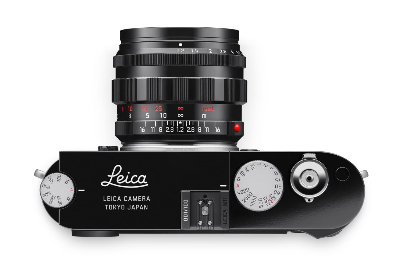 2025年10月に発売予定の《ライカM11 100 YEARS OF LEICA “TOKYO JAPAN”》。