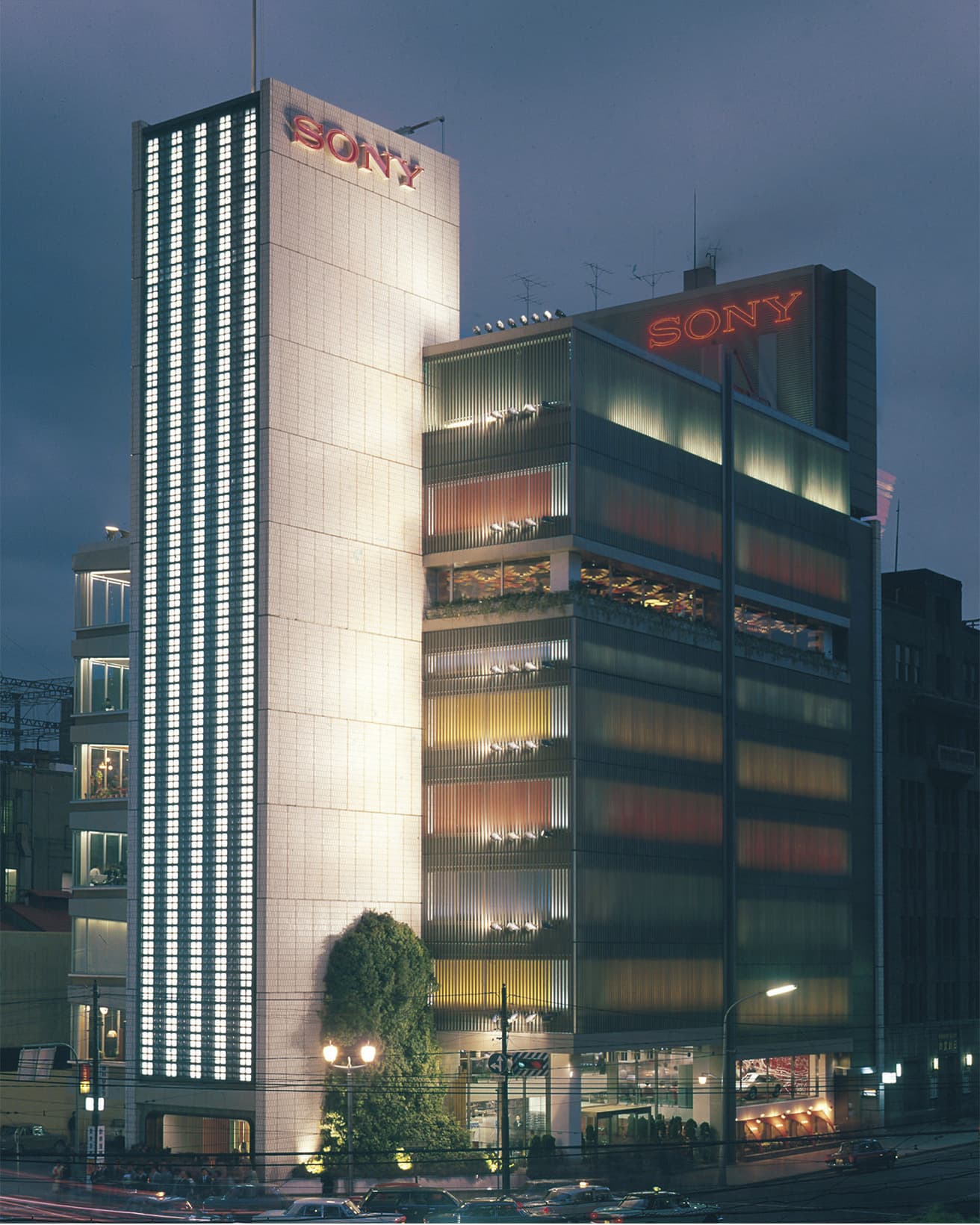 東京・銀座のど真ん中に“公園”が誕生!? 生まれ変わった〈Ginza Sony Park〉の設計思想とは？ | カーサ ブルータス Casa  BRUTUS