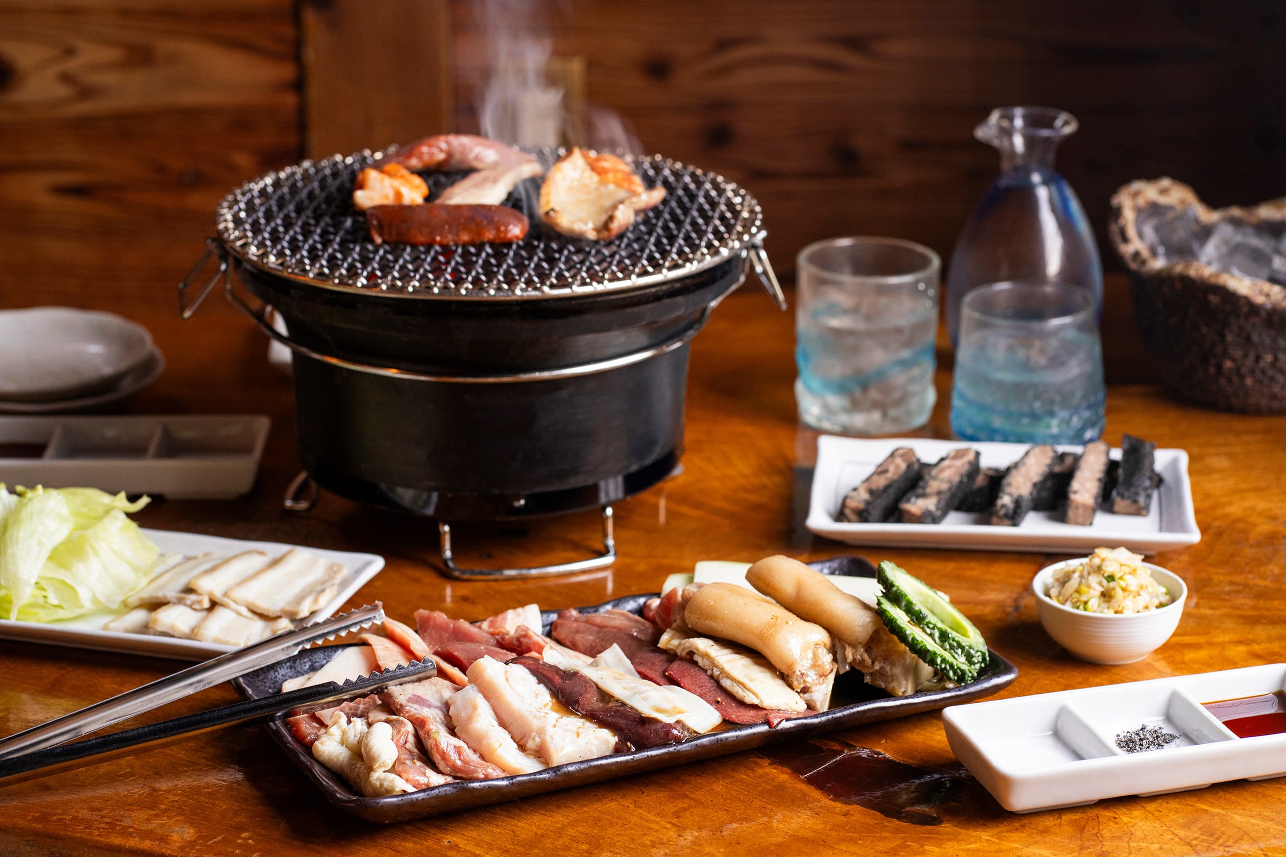 沖縄伝統の豚食文化を味わう名店3選【沖縄シティガイド】