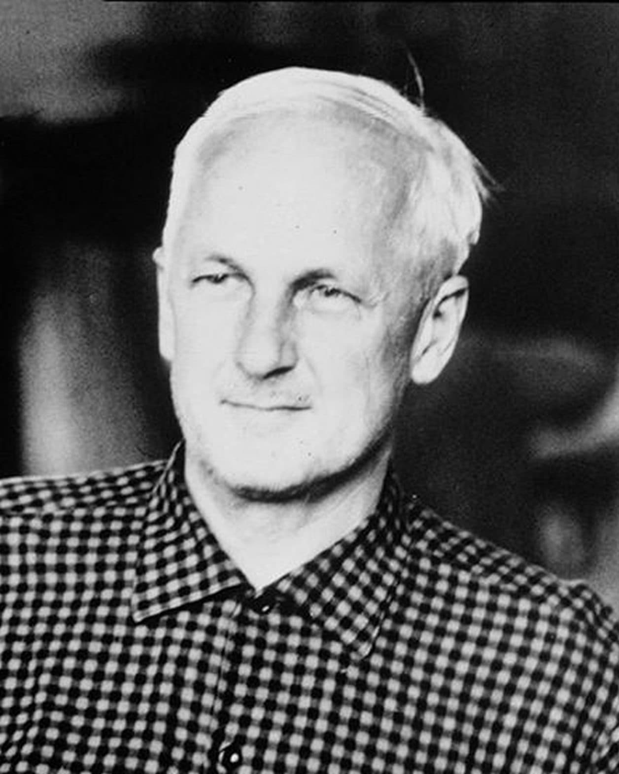 親日家として知られたカイ・フランクが晩年〈アアルト大学〉で開催した最後の個展のサブタイトルは？